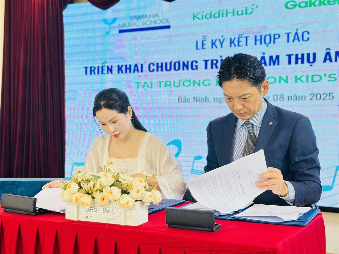 Lễ ký kết hợp tác với Yamaha Music School
